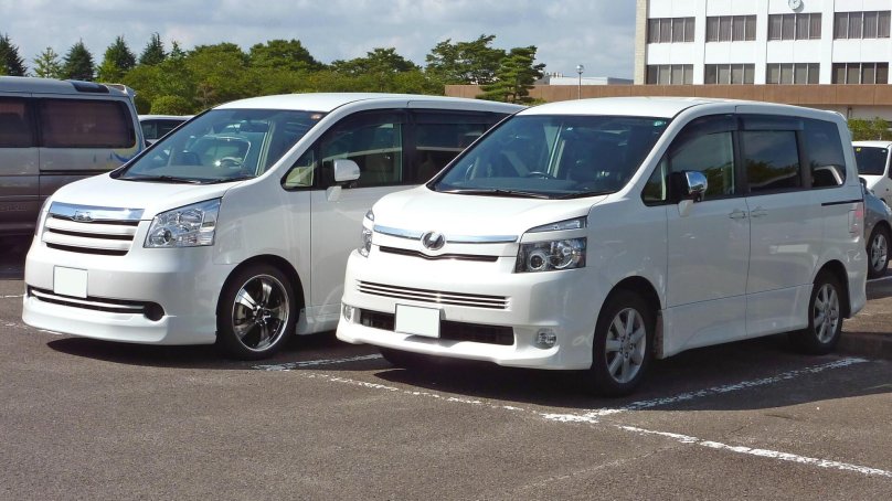 Тойота Ноах 2007