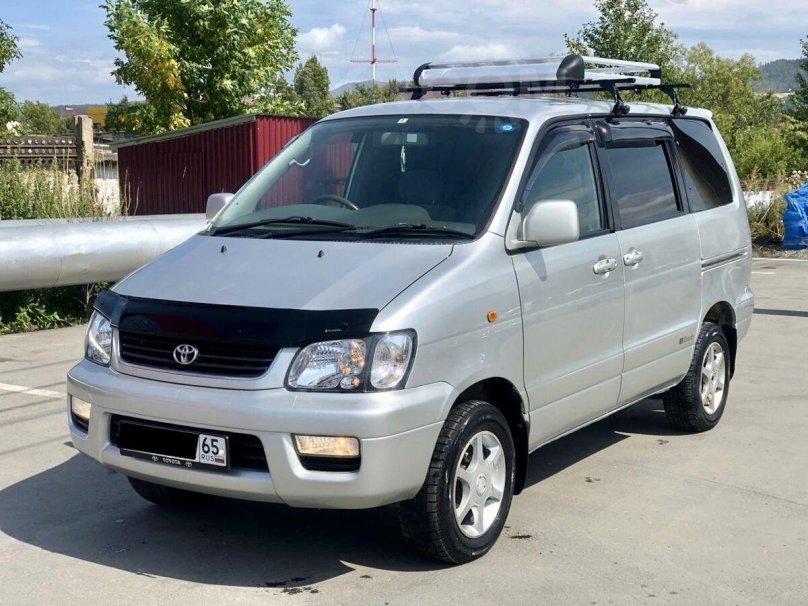Toyota Town Ace Noah 2000