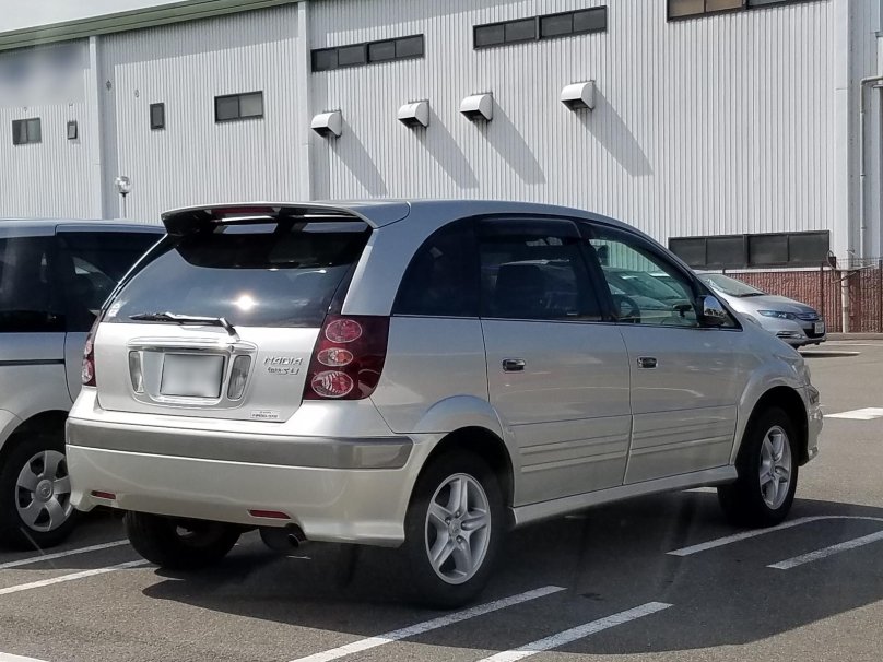 Sxn10 Тойота Надя