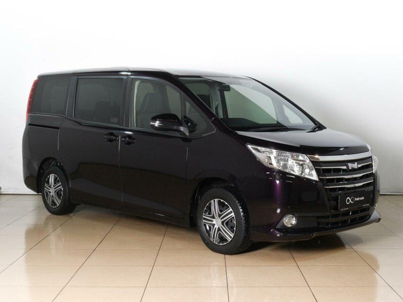 Toyota Noah 2021