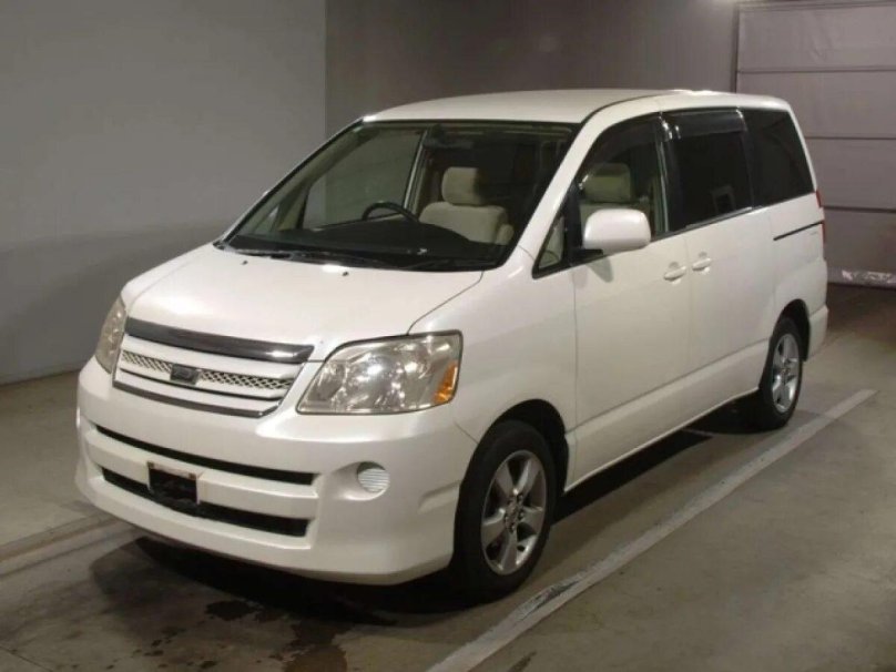 Тойота Ноах 2007