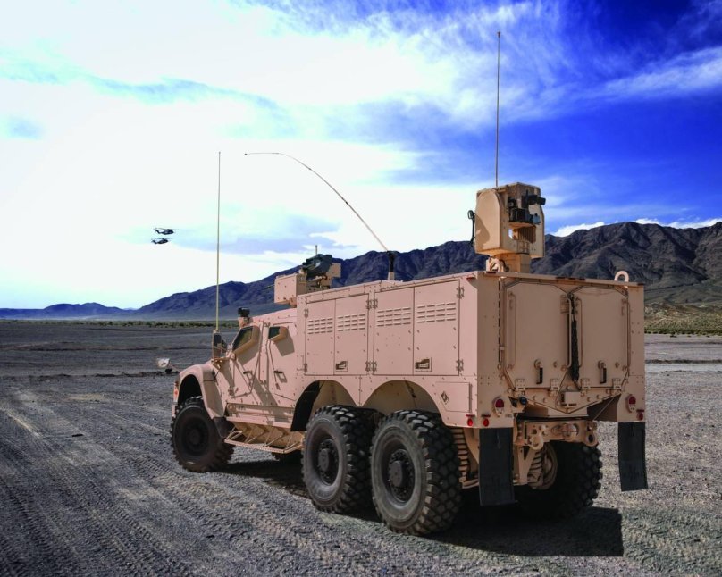 Машина Oshkosh l-atv