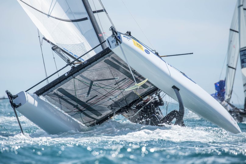 Парусный катамаран Фаерфлай 850