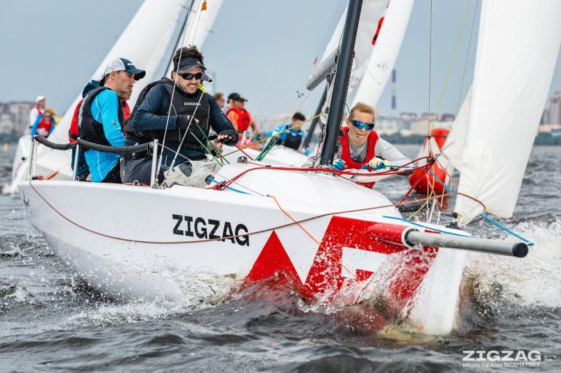 Яхта класса MX 700