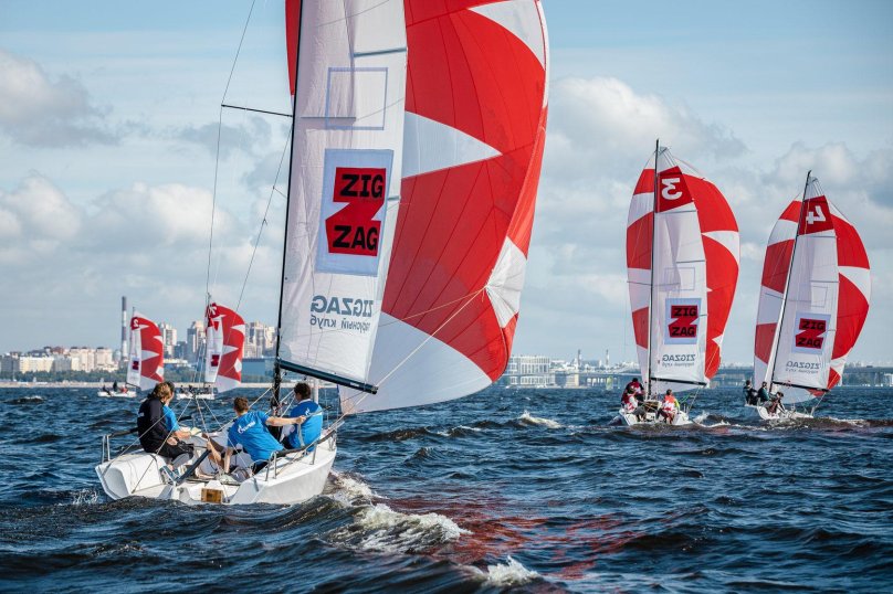 Яхта mx700 регата