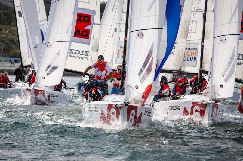 Яхта МХ 700 парусная