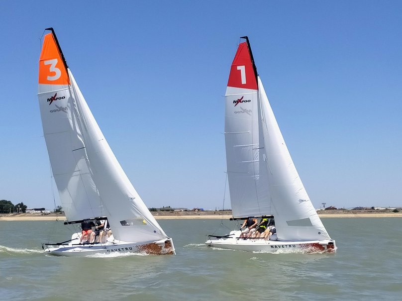 Яхта МХ 700 парусная