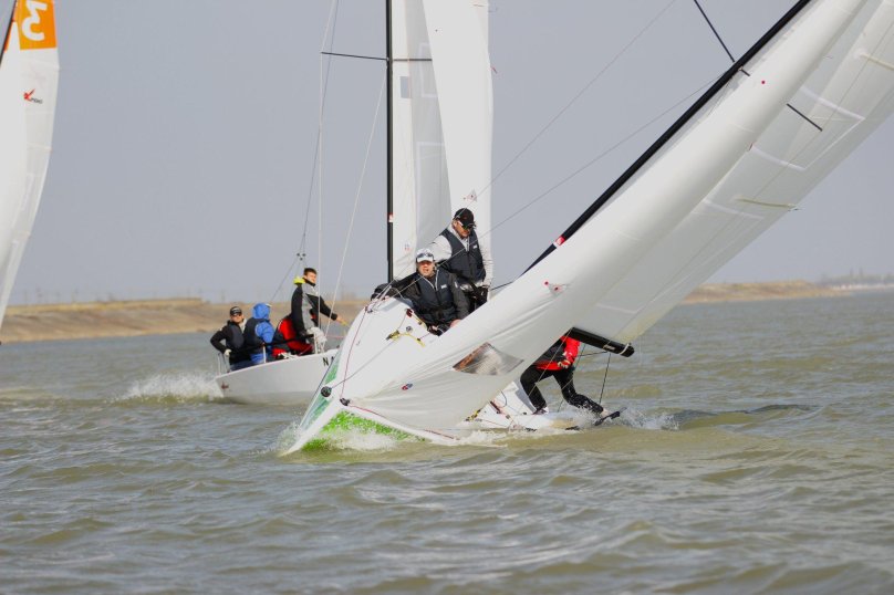 Яхта mx700 регата