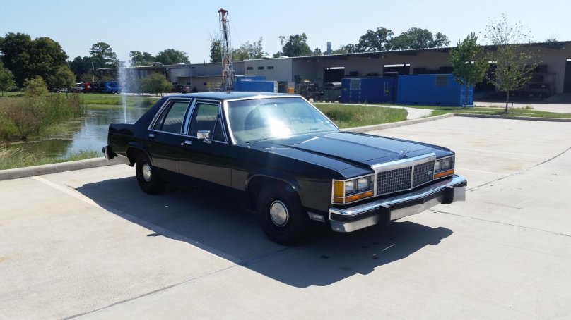 Ford Ltd Crown Victoria 1983
