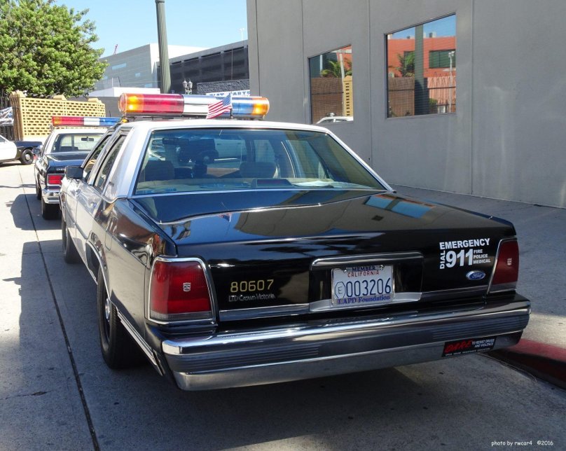 1990 Ford Ltd Crown Victoria Police