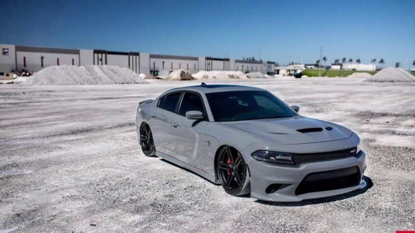 Додж Чарджер srt Hellcat