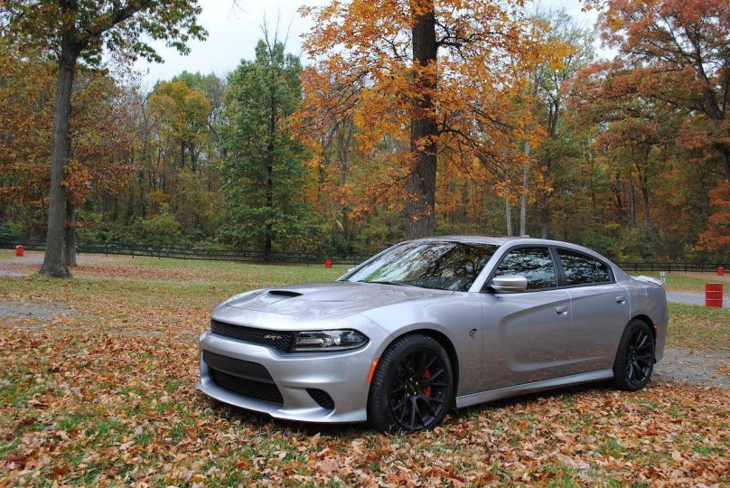 Додж Чарджер Hellcat