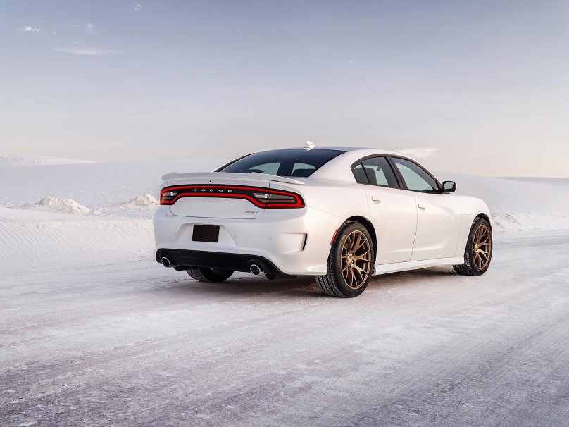 Додж Чарджер СРТ 2015