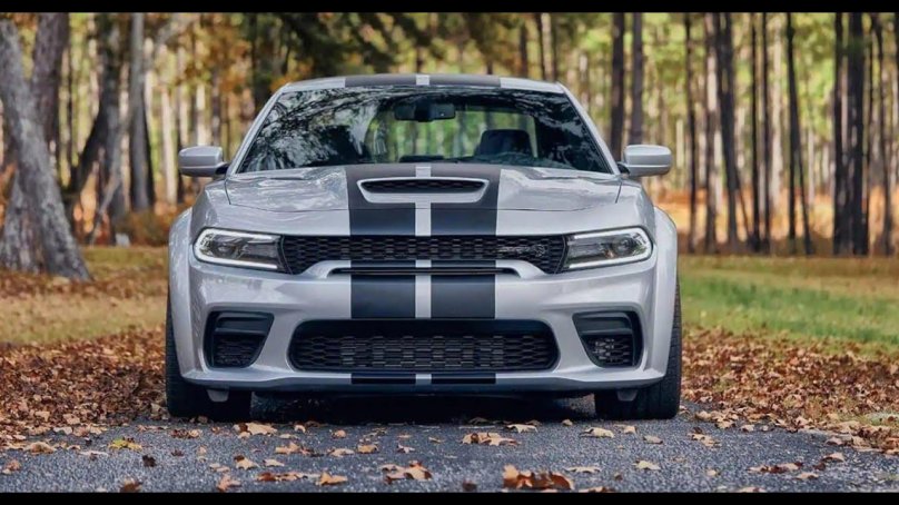 Додж Чарджер СРТ 2021
