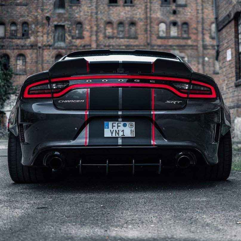 Додж Чарджер Хелкат