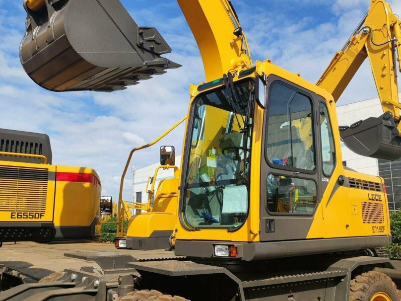 Экскаватор колесный lgce e7150f