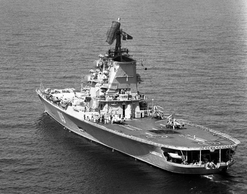 Авианесущий крейсер Ленинград