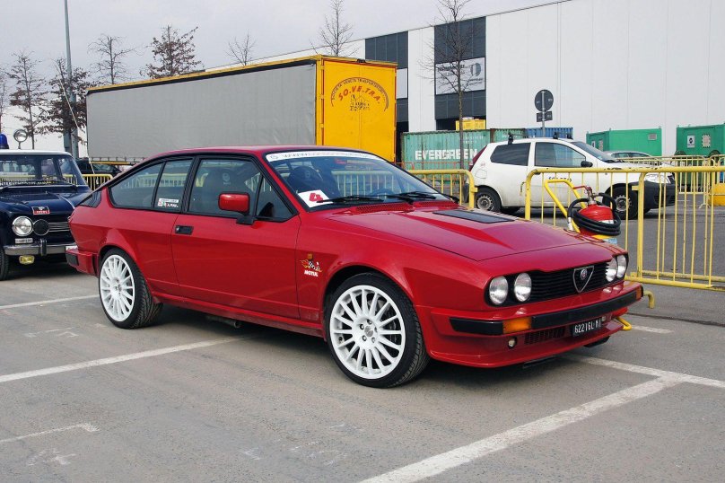 Alfa Romeo gtv6 2.5
