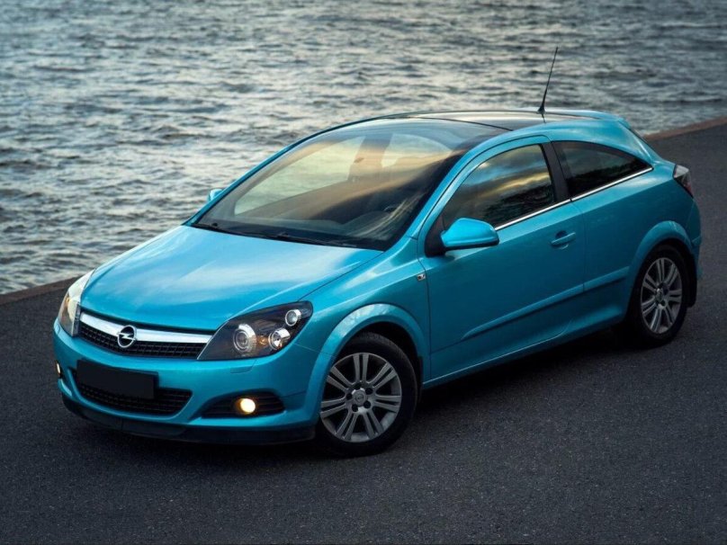 Opel Astra h GTC 2010
