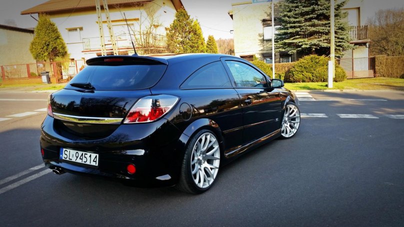 Opel Astra h GTC r17