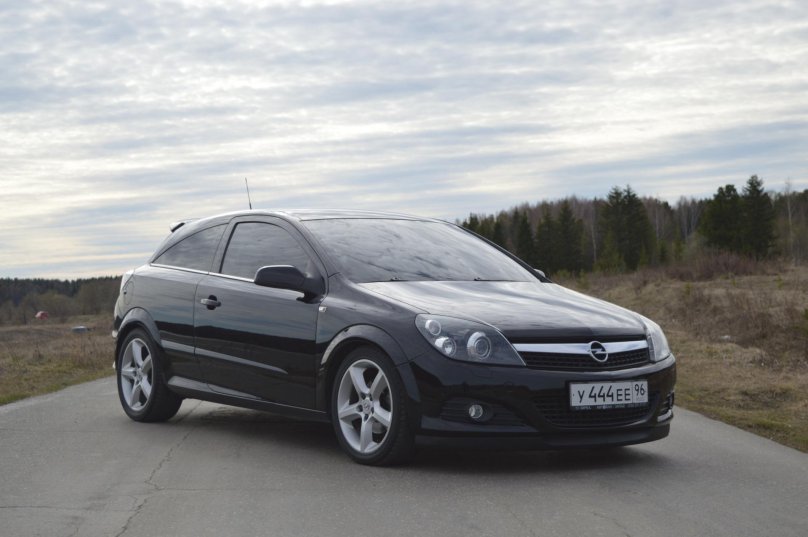 Opel Astra GTC 2008