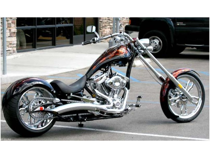 Большой мотоцикл чоппер
