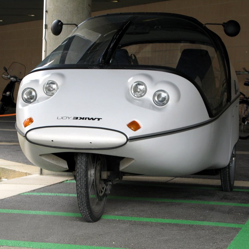 Трёхколёсный автомобиль