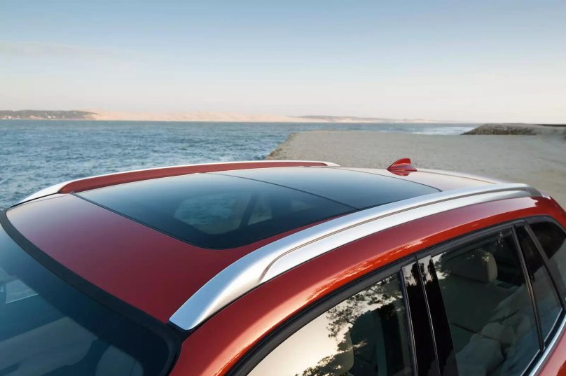 BMW x1 с панорамной крышей