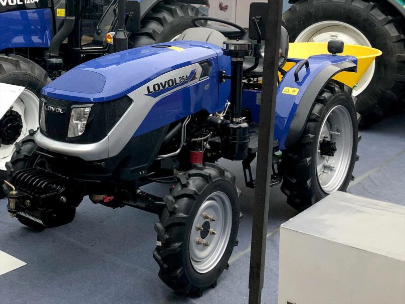 Трактор Фотон Ловол 244