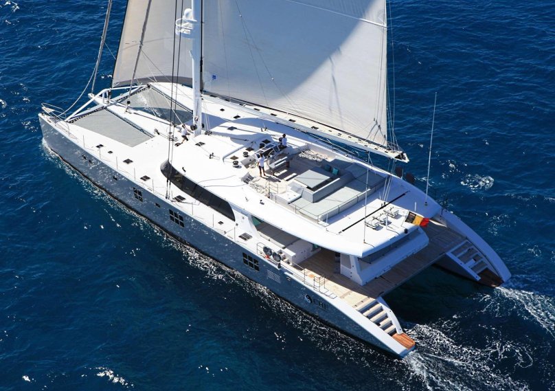 Яхта катамаран