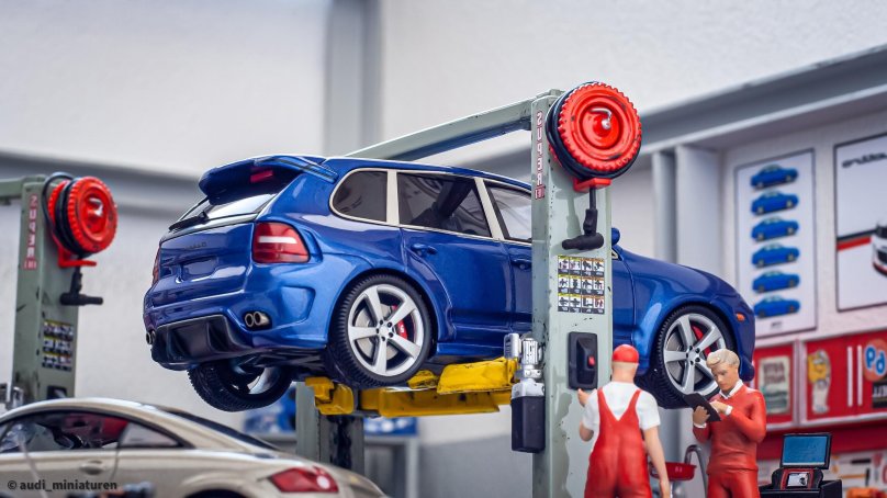 Porsche Cayenne ruf Dakara 2010 Blue Spark
