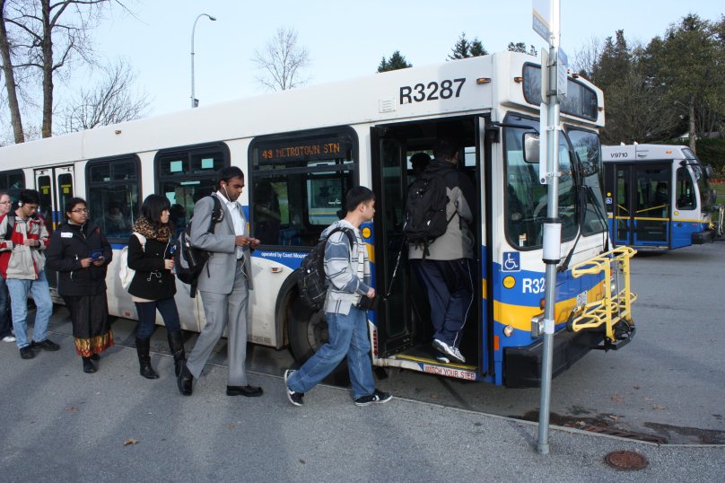На улице и в общественном транспорте