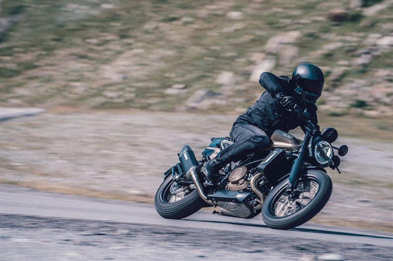 Мотоцикл Husqvarna Svartpilen 701