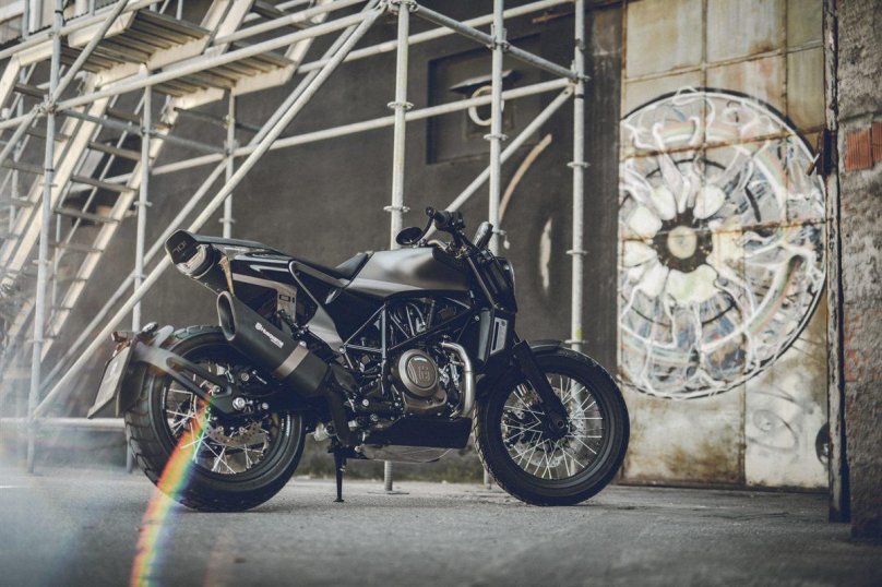 Husqvarna Svartpilen 701 Style