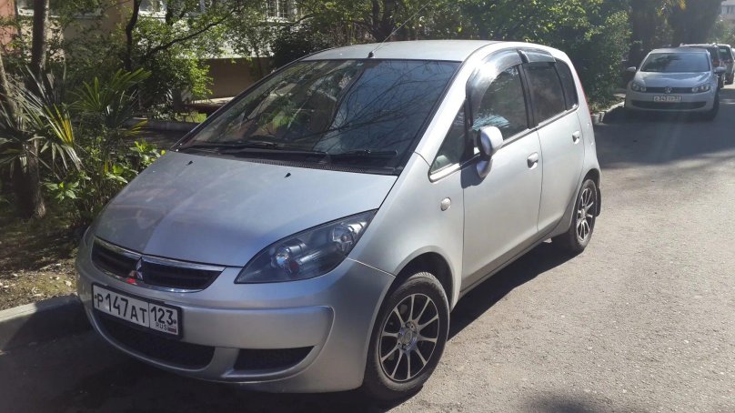 Митсубиси Кольт z21