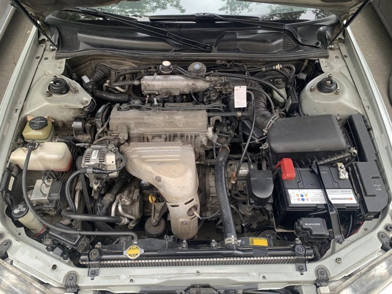 Toyota Camry 2001 подкапотка