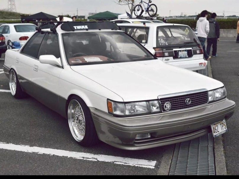 Toyota Camry sv20 prominent