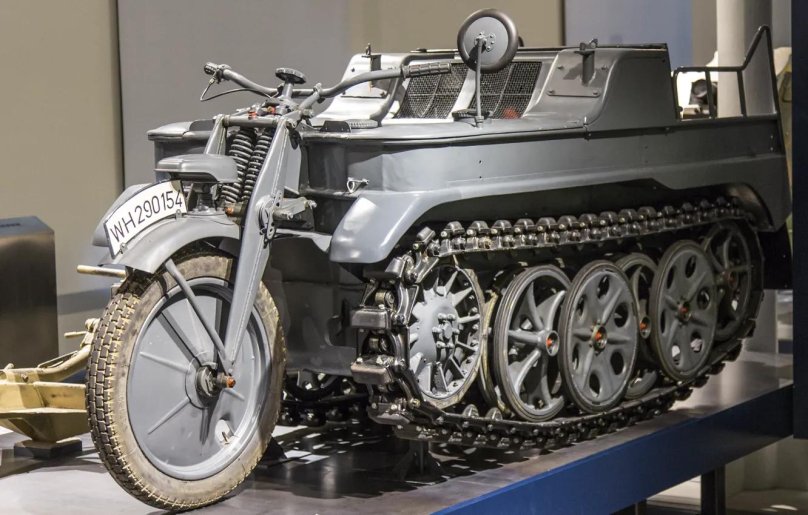 Kettenkrad HK 101 — полугусеничный мотоцикл