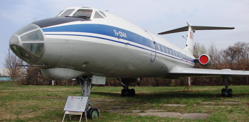 Самолет ту 134