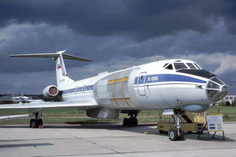 Самолет ту 134