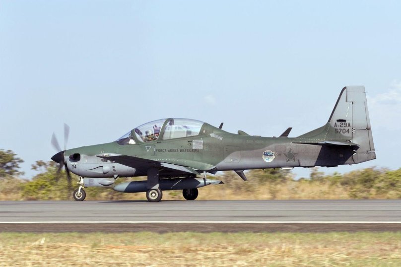 Embraer EMB 314 super Tucano самолет