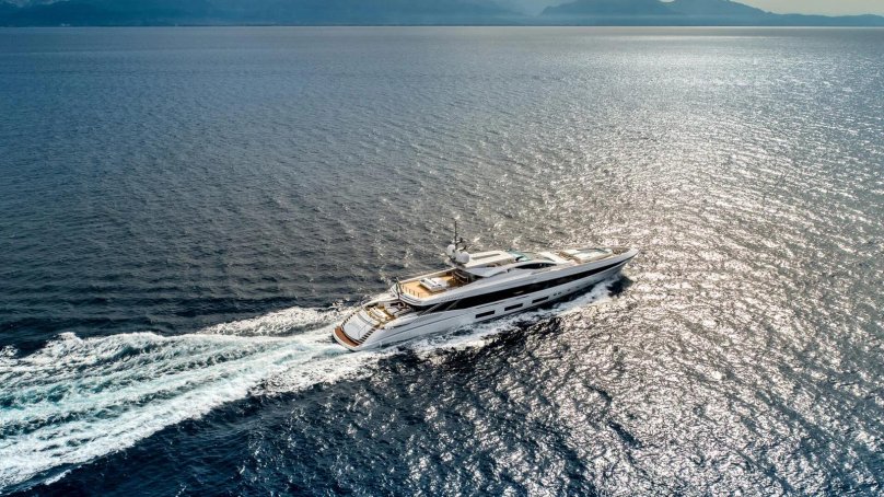 Яхта Mangusta GRANSPORT 54