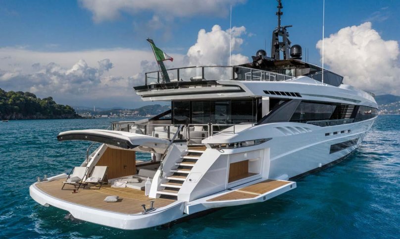 Яхта Mangusta 165e