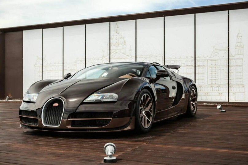 Бугатти Вейрон 4 дверная