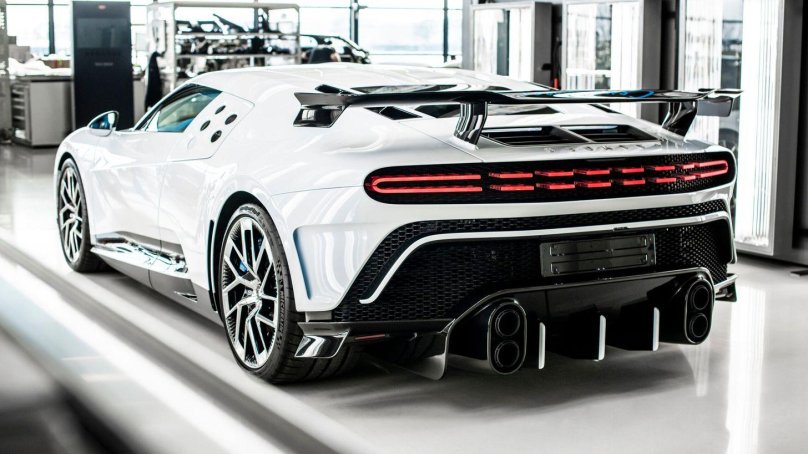 Бугатти Centodieci