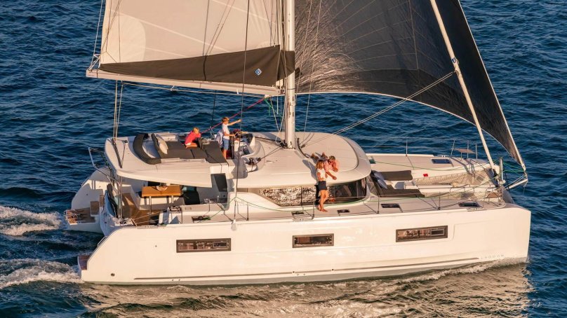 Лагуна 46 катамаран
