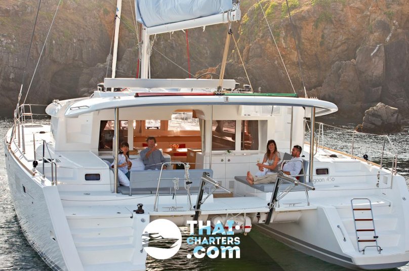 Катамаран Лагуна