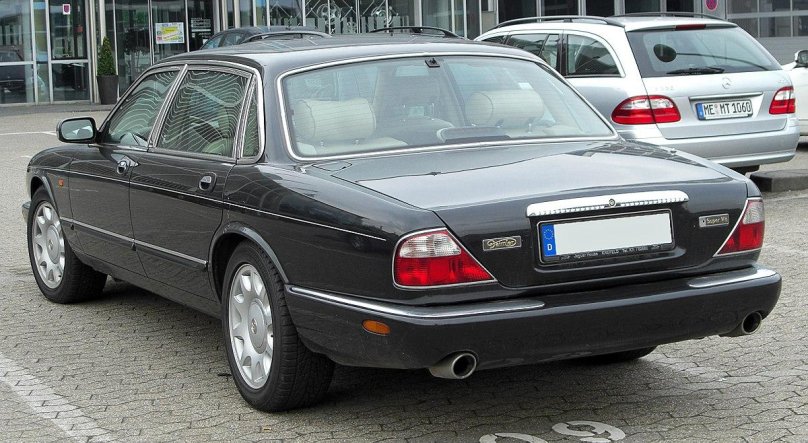 Jaguar Daimler x 308v8