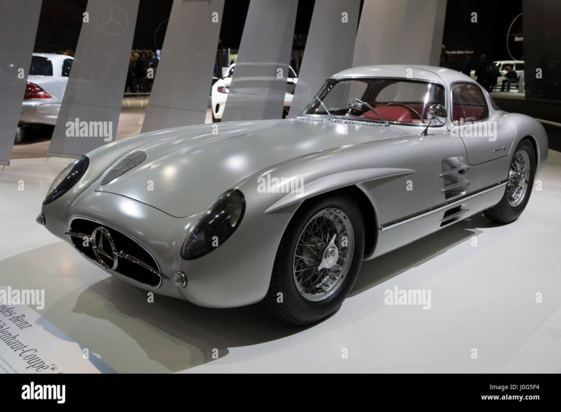 Mercedes-Benz SLR 300 Uhlenhaut Coupe PNG from the Side