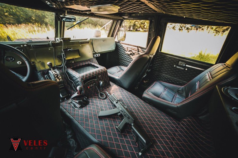 Новый автомобиль ЗИЛ джип салон